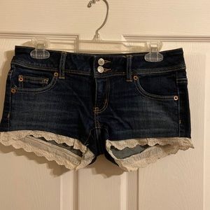 American Eagle women’s short shorts. Size: 2